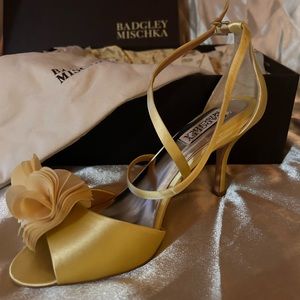 Badgley Mischka Satin Yellow sling, wrap around ankle. Size 8.💛